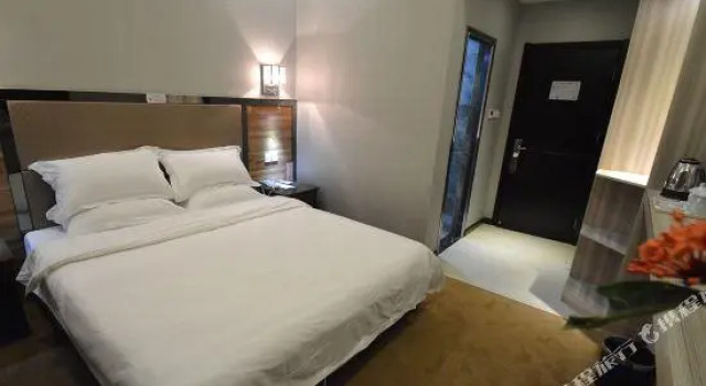 Yuanrun Business Hotel, Rezervovat Hotel Čeng-čou Henan
