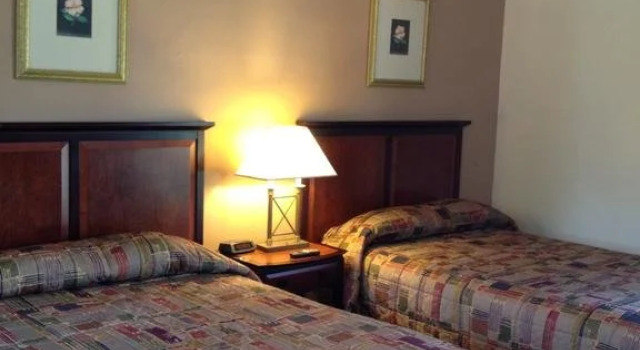 Ridge Top Motel - Bryson City, Забронировать Мотель Отели в центре Брайсон-Сити, в центре