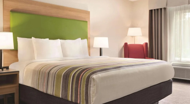 Двухместный номер Standard Country Inn & Suites by Radisson, Greensboro, NC