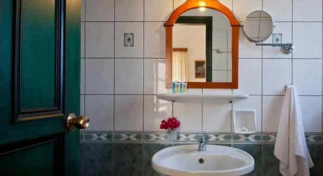 Полулюкс Apollon Hotel