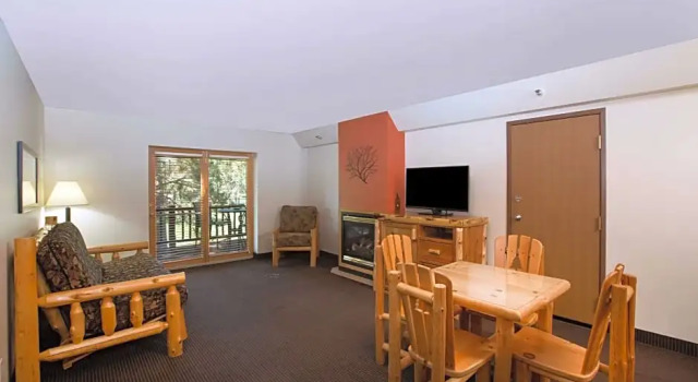 Четырёхместный люкс Superior c 1 комнатой AmericInn by Wyndham Pequot Lakes/Jenkins