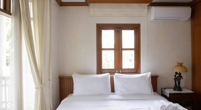 Royal Riverside Villa River View Suite, Забронировать Вилла Коттеджи Бангкока, рядом с Дворец Дусит, Коттедж