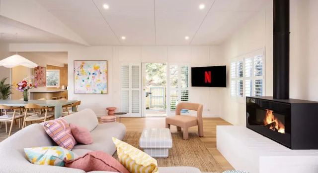 The Art House Designed by Kirsten Jackson, Book Vacation Home Melbourne 