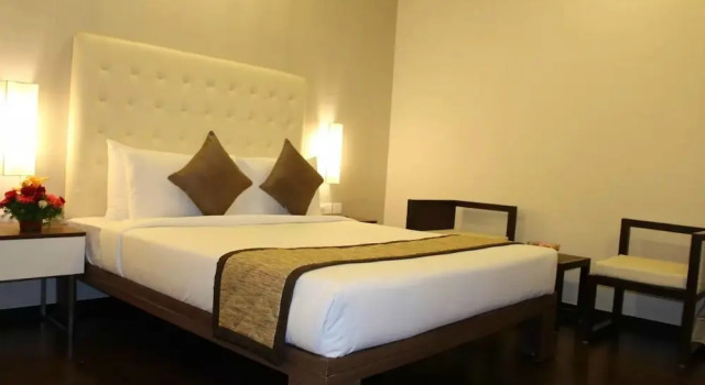 Номер Deluxe Crest Hotel