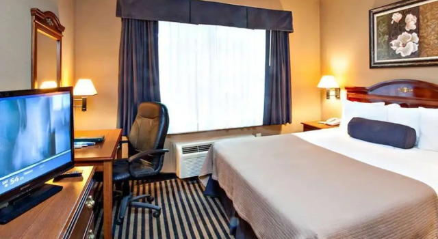 Люкс Deluxe Mountain Inn & Suites Flat Rock