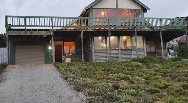 Hero Views at Middleton - Wifi - Beach, Book Hotel Middleton South Australia