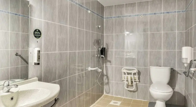 Двухместный номер Disabled Access B&B HOTEL Pézenas