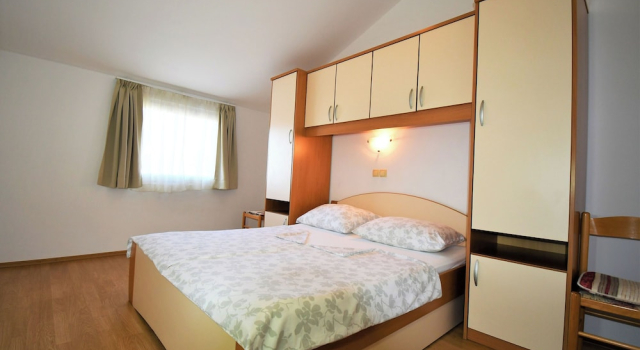 Apartments Mirjana V, Prenota Appartamento Lopar 