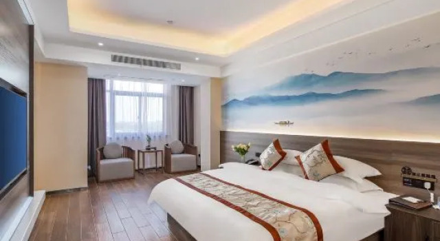 Люкс Premier Binhai Station Hotel
