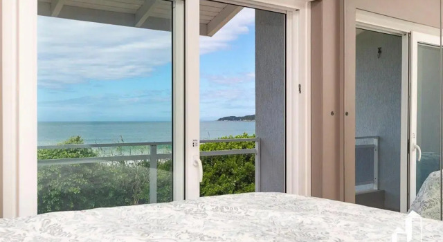Frente ao mar | 2 suítes | Residencial Guilhermina, Забронировать Отель Бомбиньяс Санта-Катарина