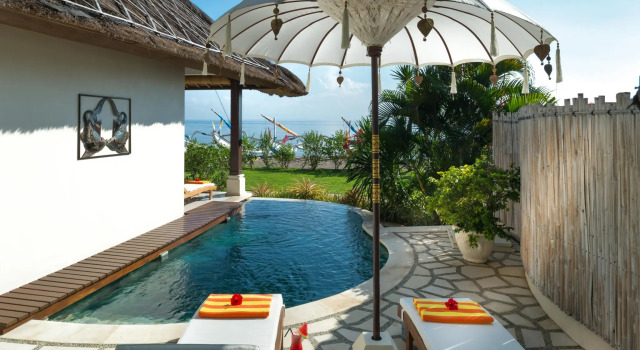 Бунгало рядом с пляжем Palm Garden Amed Beach & Spa Resort Bali