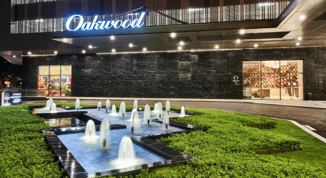 Номер Deluxe Oakwood Residence Saigon