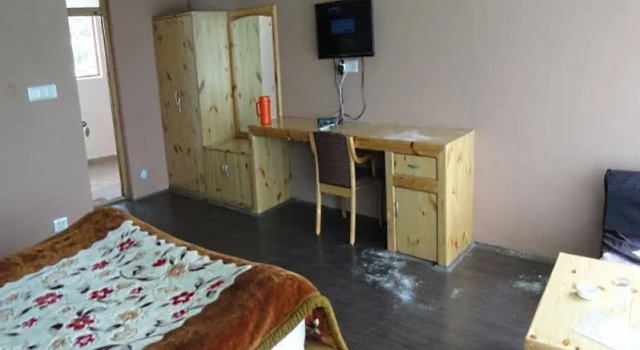 The Leh-Chen Hotel, Забронировать Отель Отели Джамму и Кашмира с парковкой, Парковка