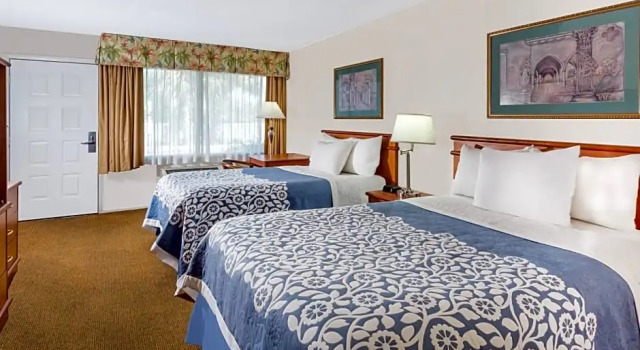 Номер Deluxe Days Inn by Wyndham Fort Myers Springs Resort