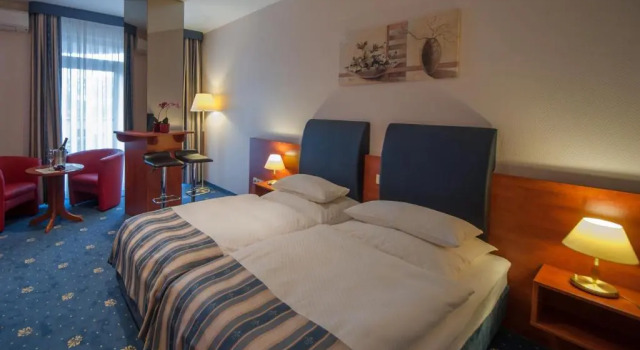 Полулюкс SkyHotelGwarna