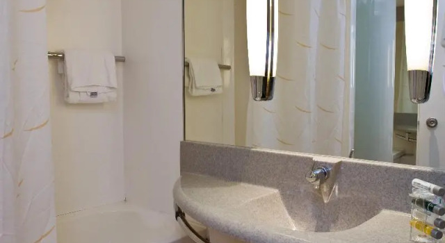Номер Standard Novotel Aix-en-Provence Pont de LArc