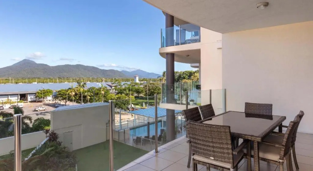 Апартаменты с 2 комнатами с видом на воду Piermonde Apartments Cairns