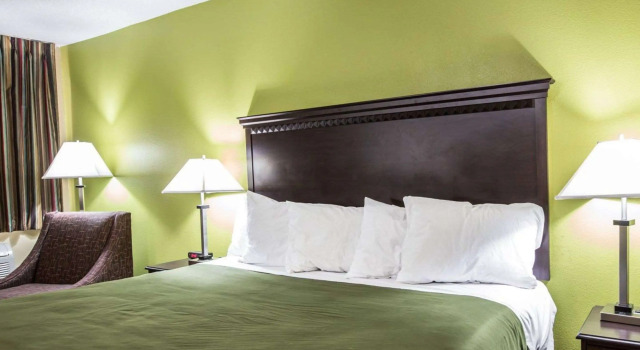 Двухместный номер Standard Econo Lodge Biltmore