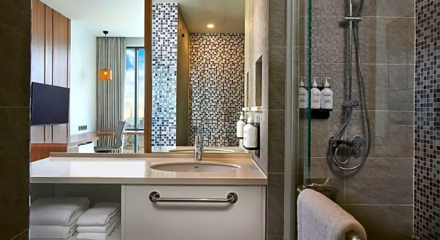Номер Deluxe Holiday Inn & Suites Saigon Airport by IHG