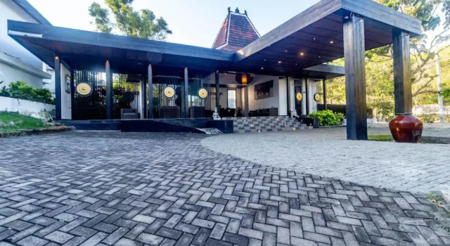 Surya Melasti Beach Villa