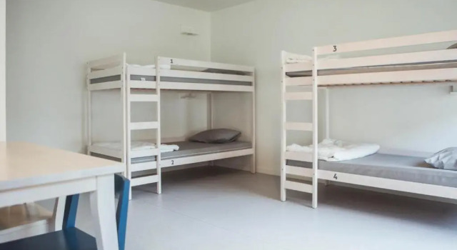 Кровать в общем номере Snuffel Youth Hostel