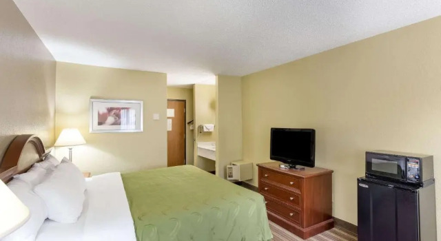 Standard Zimmer Quality Inn