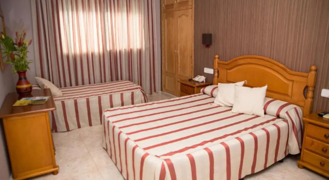 Трёхместный номер Standard Hotel Noguera El Albir