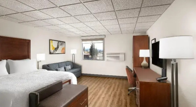 Двухместный люкс Garner Hotel Butte by IHG