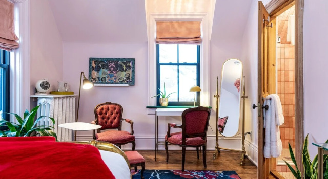 11 Rooms Boutique Hotel, Забронировать Бутик-отель Коллингвуд Blue Mountain - Collingwood, рядом с Collingwood Eddie Bush Memorial Arena