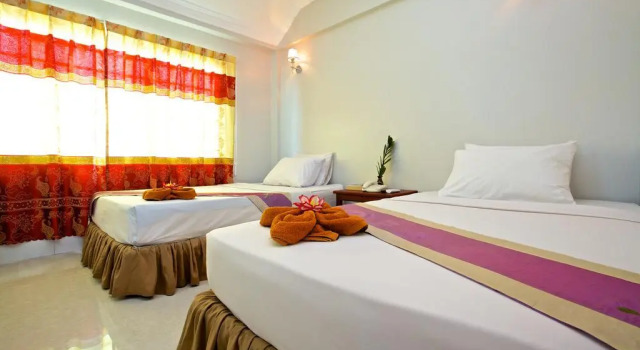Damnak Riverside Villa