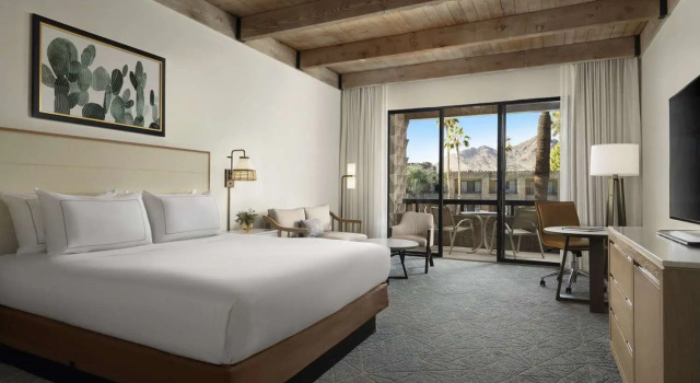 Двухместный номер with Patio or Balcony и с видом на бассейн DoubleTree by Hilton Paradise Valley Resort Scottsdale