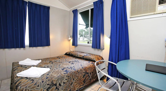 BIG4 Tasman Holiday Parks - Rowes Bay, Book Hotel Hoteller i Belgian Gardens med parkering, Parkering