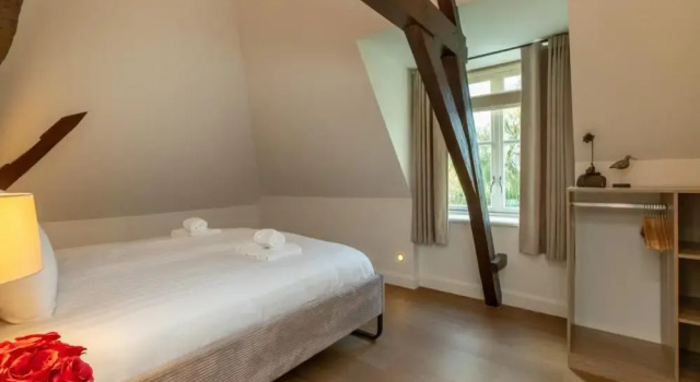 Farmhouse in Zeeland With Windmill Views, Book Vacation Home Goes 