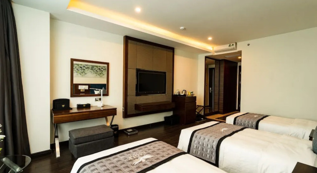 Трёхместный номер Deluxe с видом на город Eagle Hotel