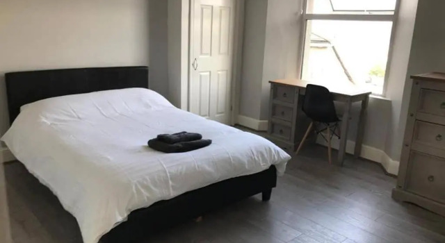 Large 7 bedroom House with Parking near City Centre, Prenota Hotel Plymouth 