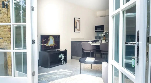One Bed Apt Near Camden Markets Perfect Location, Забронировать Отель Отели Лондона с парковкой, рядом с Холлоуэй Роуд, Парковка