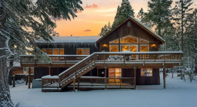 Коттедж Cherry Hills Spacious Tahoe Cabin With Deck Fireplace Open Interiors