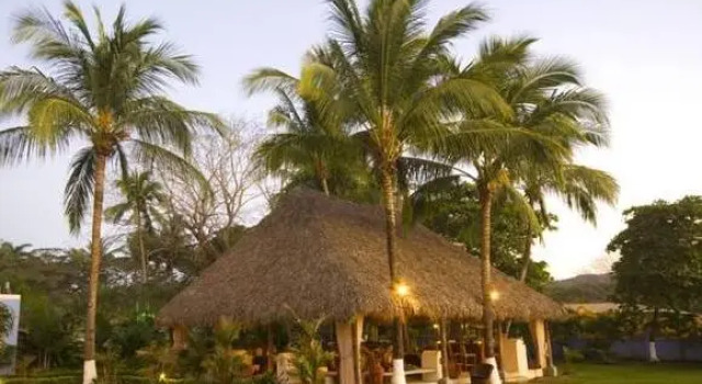 Кровать в общем номере Bahia del Sol Beach front Boutique Hotel