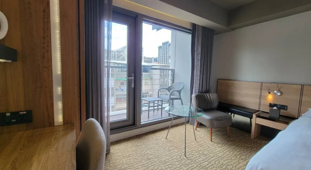 Standard Doppel Zimmer mit Balkon Simple + Hotel