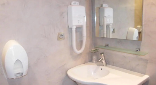 Двухместный номер Standard CITHOTEL Saint-Pierre