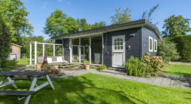 Modern and Luxurious Bungalow