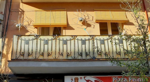 Fira POP 2 Modern Balcony by Myrentalhost
