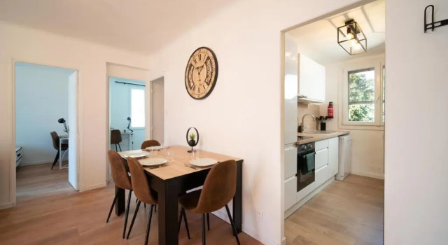 Апартаменты Grand Appartement 3 chambres avec clim et balcon