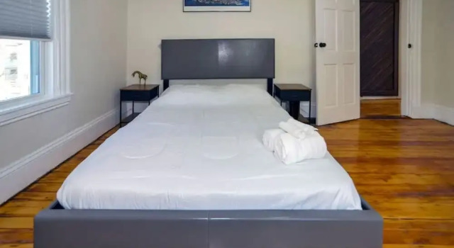 Boston Historical Urban Oasis - 6 Bedroom 3 Bath, Rezervovat Hotel East Boston Boston