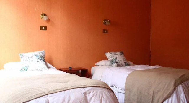 hostal ayelen, Prenota Hotel Hotel a Los Lagos con parcheggio, Parcheggio
