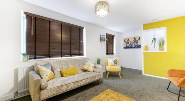 Brambles House West Drayton 3 Bedroom
