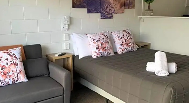 Студия Standard Racecourse Motel