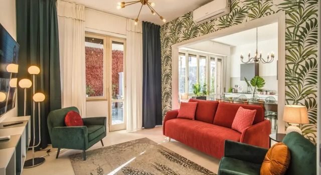 White Mirror Apartment