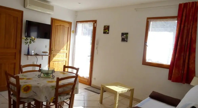 Apartment with One Bedroom in Castagniers, with Wonderful Mountain View, Shared Pool, Furnished Garden - 15 Km From the Beach
