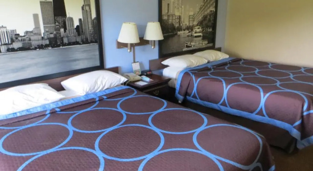 Четырёхместный номер Standard Super 8 by Wyndham Chicago OHare Airport